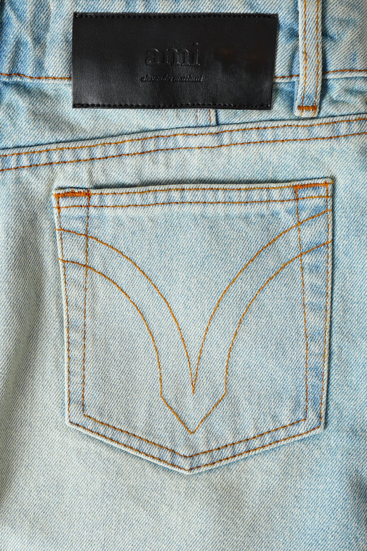 JUPE CRAYON EN DENIM BLEU DÉLAVÉ - Image 4