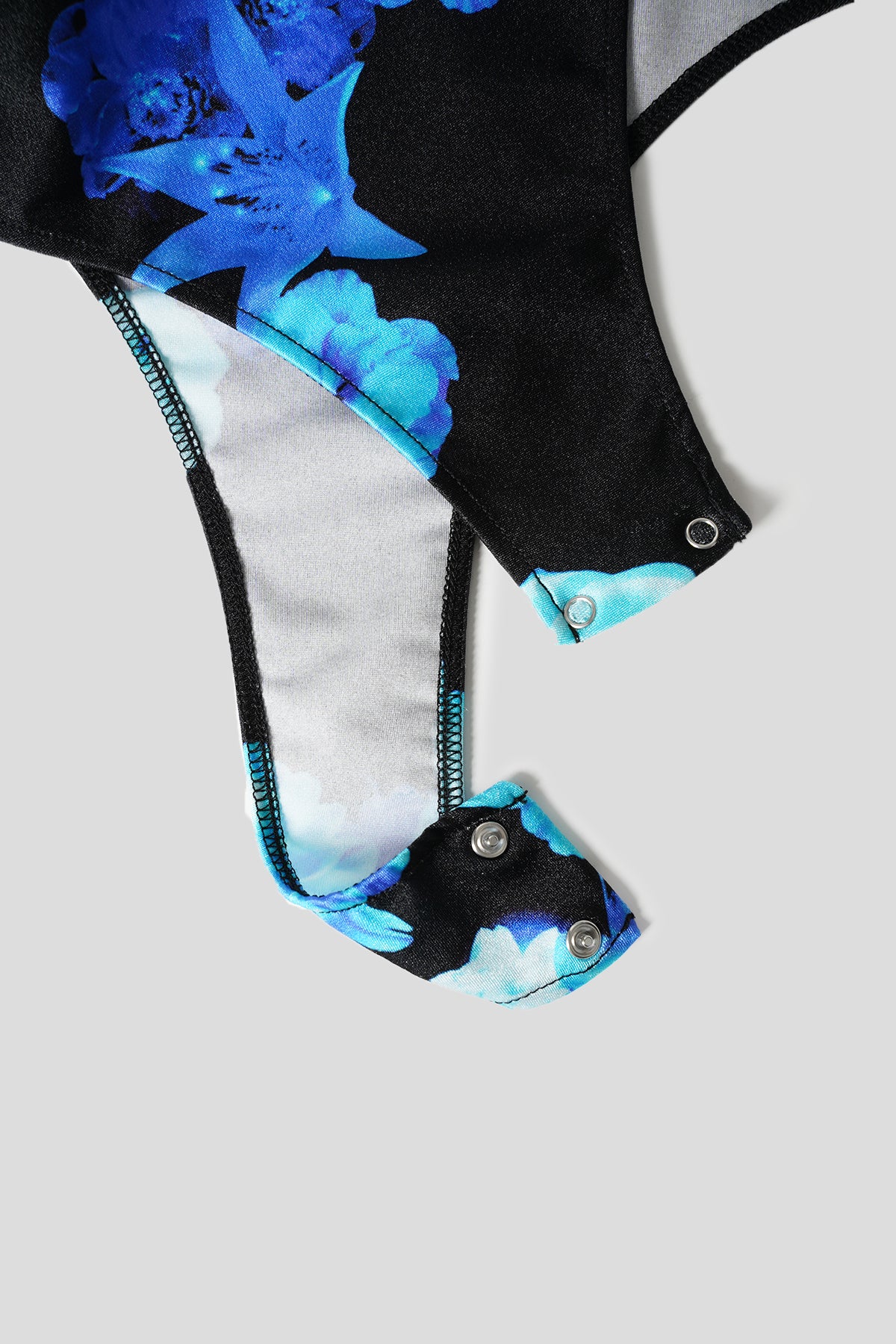 BODY À DÉCOUPE TORSADÉE BLEU ET NOIR - Image 3